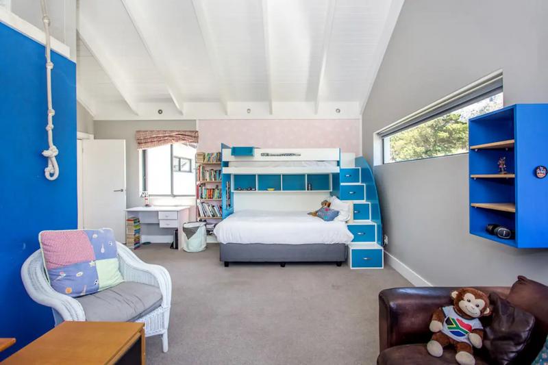 To Let 4 Bedroom Property for Rent in Tarragona Western Cape